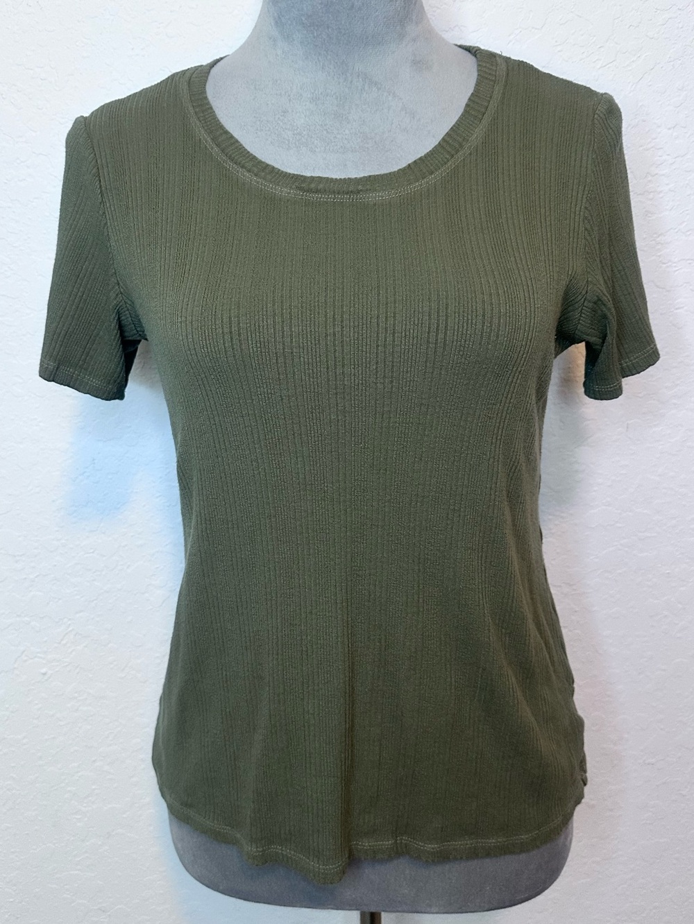 Cloth & Stone Anthropologie Olive Ribbed Short Sleeve Top Small